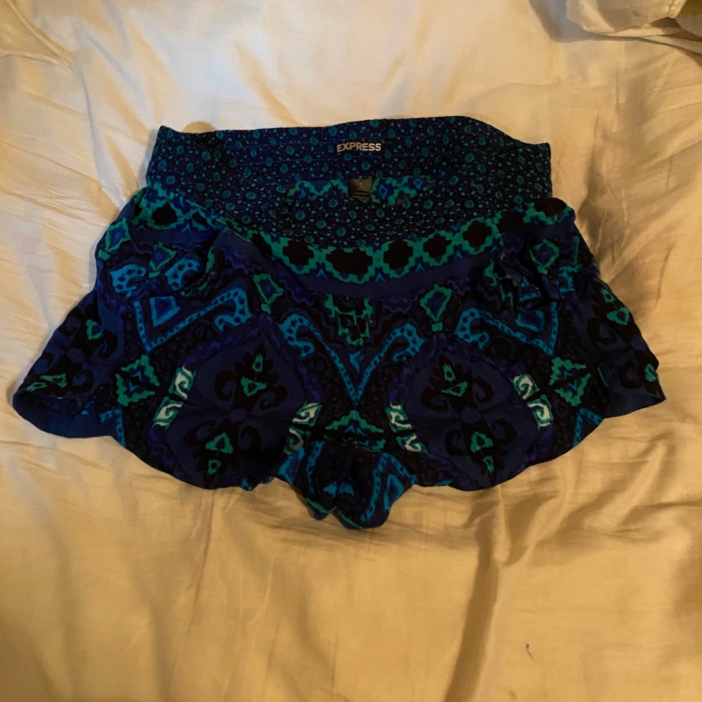 Express brand size Small pattern print shorts